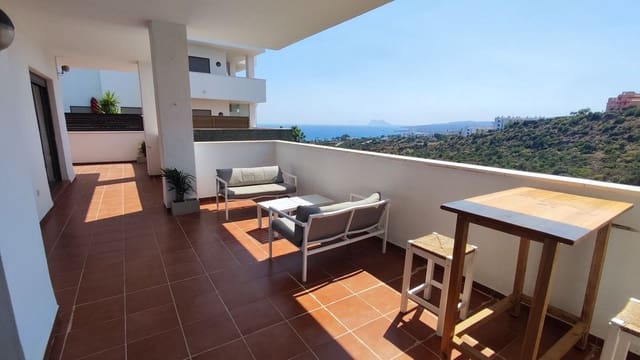 Apartamento de 3 habitaciones en Punta de la Chullera, Manilva en venta con piscina - 410.000 € (Ref: 9972157)