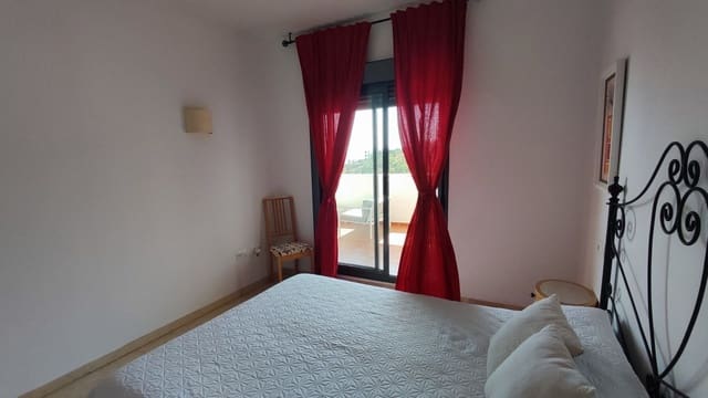 Apartamento de 3 habitaciones en Punta de la Chullera, Manilva en venta con piscina - 410.000 € (Ref: 9972157)