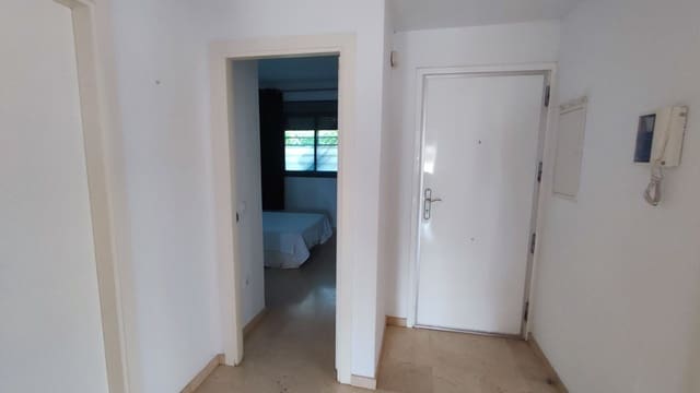 Apartamento de 3 habitaciones en Punta de la Chullera, Manilva en venta con piscina - 410.000 € (Ref: 9972157)
