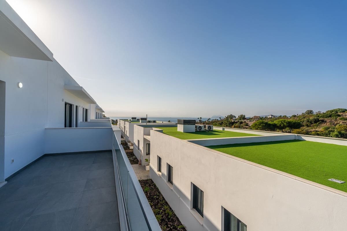 2 bedroom Townhouse for sale in Manilva with pool - € 399,000 (Ref: 9972161)