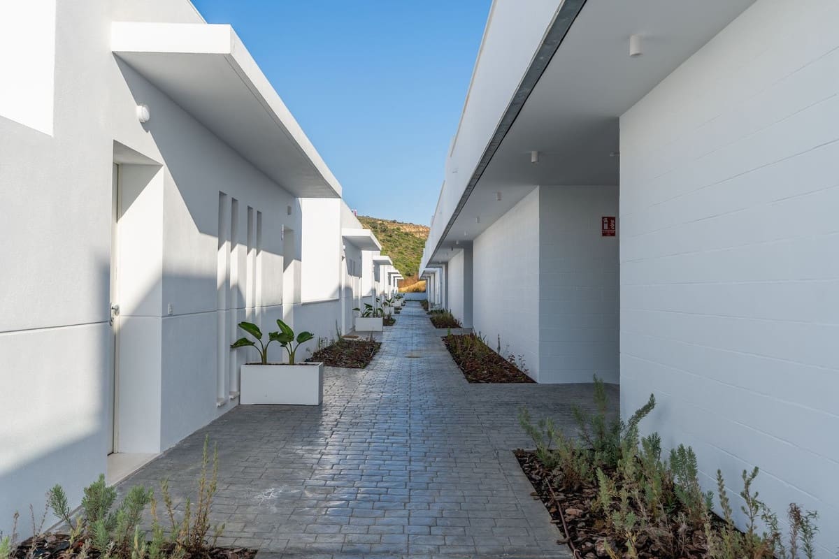 2 bedroom Townhouse for sale in Manilva with pool - € 399,000 (Ref: 9972161)