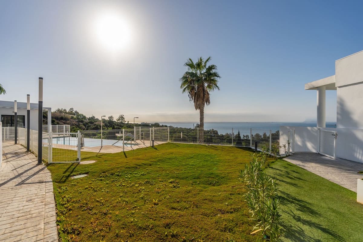 2 bedroom Townhouse for sale in Manilva with pool - € 399,000 (Ref: 9972161)