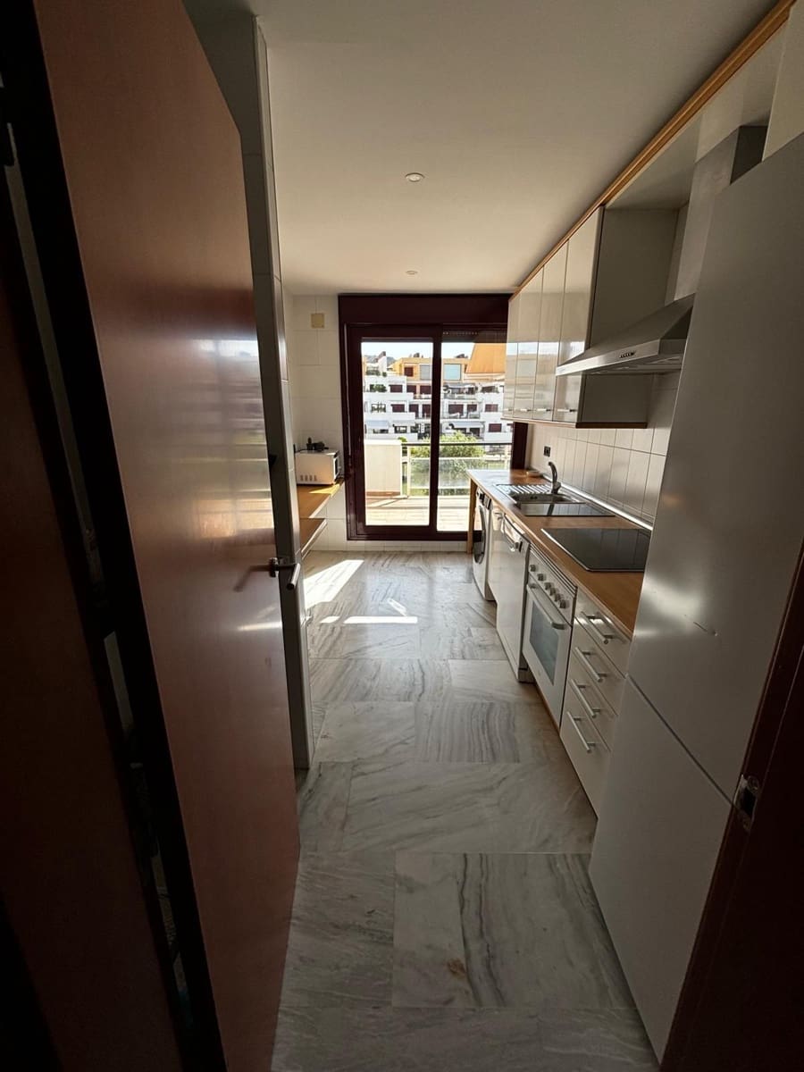1 soverom Leilighet til salgs i Benahavis med svømmebasseng garasje - € 285 000 (Ref: 9972163)