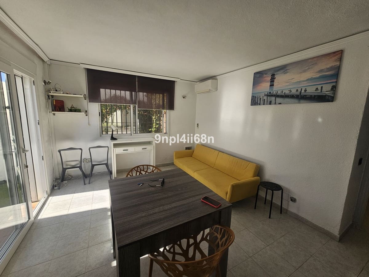 1 makuuhuone Huoneisto myytävänä paikassa Riviera del Sol mukana uima-altaan - 325 000 € (Ref: 9972165)