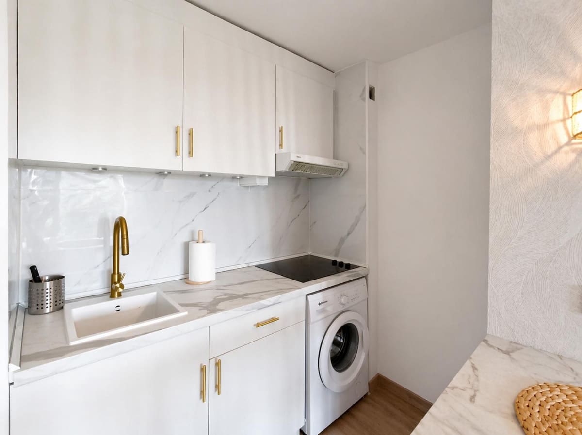 Studio for sale in Calahonda with pool - € 282,000 (Ref: 9972166)