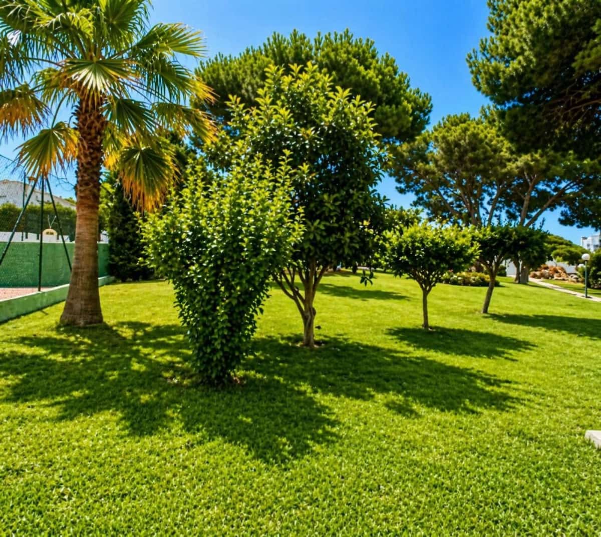 Studio for sale in Calahonda with pool - € 282,000 (Ref: 9972166)