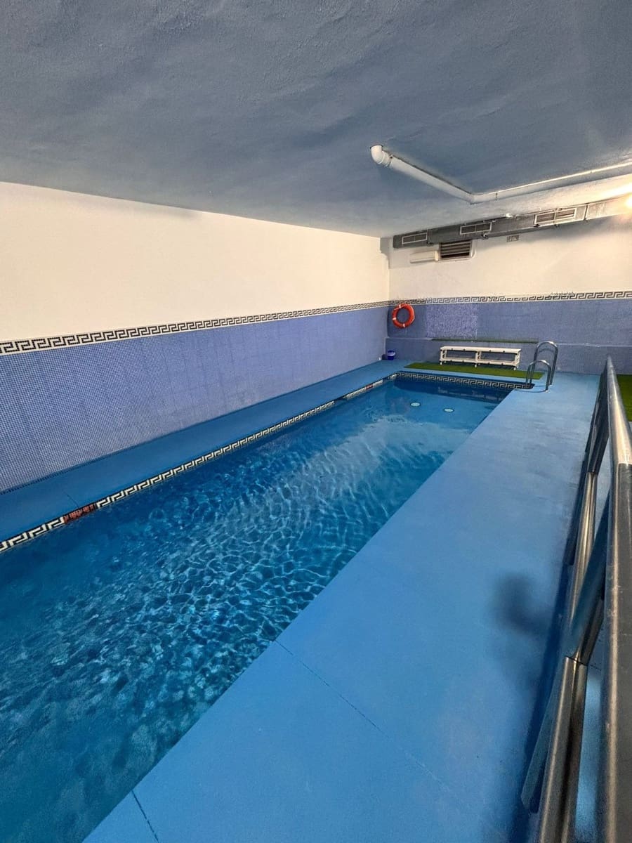 1 bedroom Apartment for sale in Calahonda with pool garage - € 300,000 (Ref: 9972169)