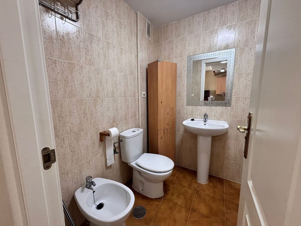 1 bedroom Apartment for sale in Calahonda with pool garage - € 300,000 (Ref: 9972169)