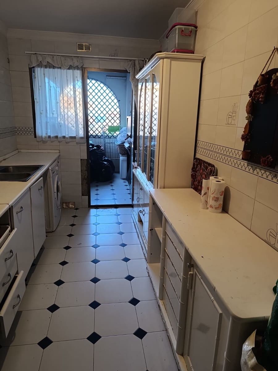 4 soveværelse Lejlighed til salg i San Luis de Sabinillas - € 295.000 (Ref: 9972172)