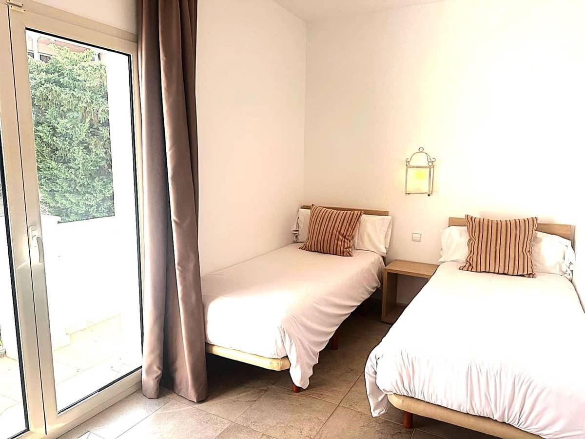 3 sypialnia Apartament na sprzedaż w Manilva z basenem - 275 000 € (Ref: 9972174)