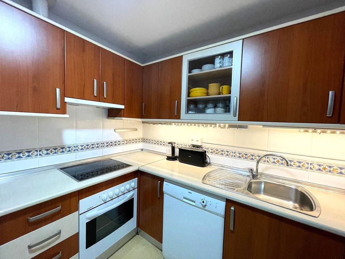 3 soverom Leilighet til salgs i San Luis de Sabinillas med svømmebasseng - € 292 000 (Ref: 9972176)