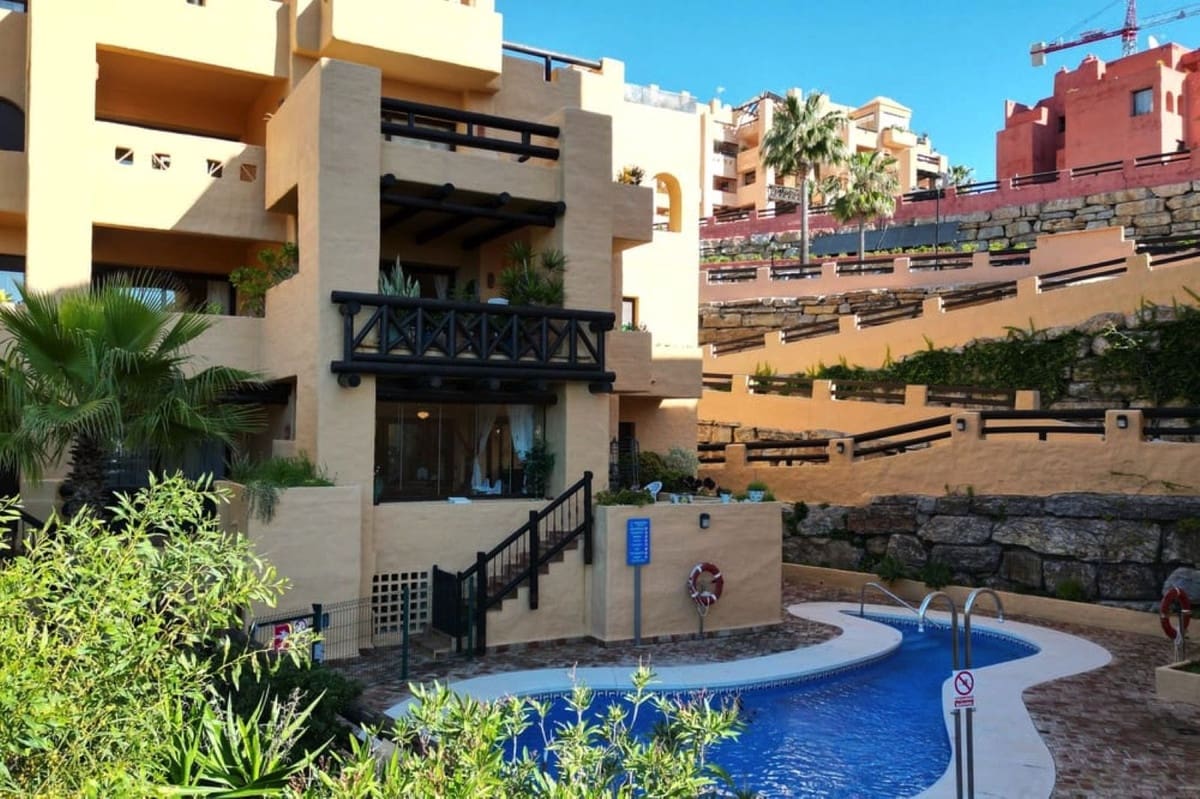 3 soverom Leilighet til salgs i San Luis de Sabinillas med svømmebasseng garasje - € 323 000 (Ref: 9972184)