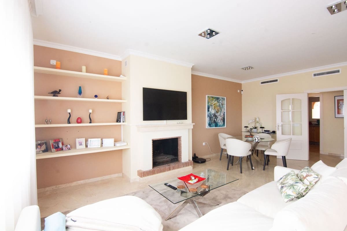 2 slaapkamer Appartement te koop in La Mairena met zwembad - € 395.000 (Ref: 9972188)