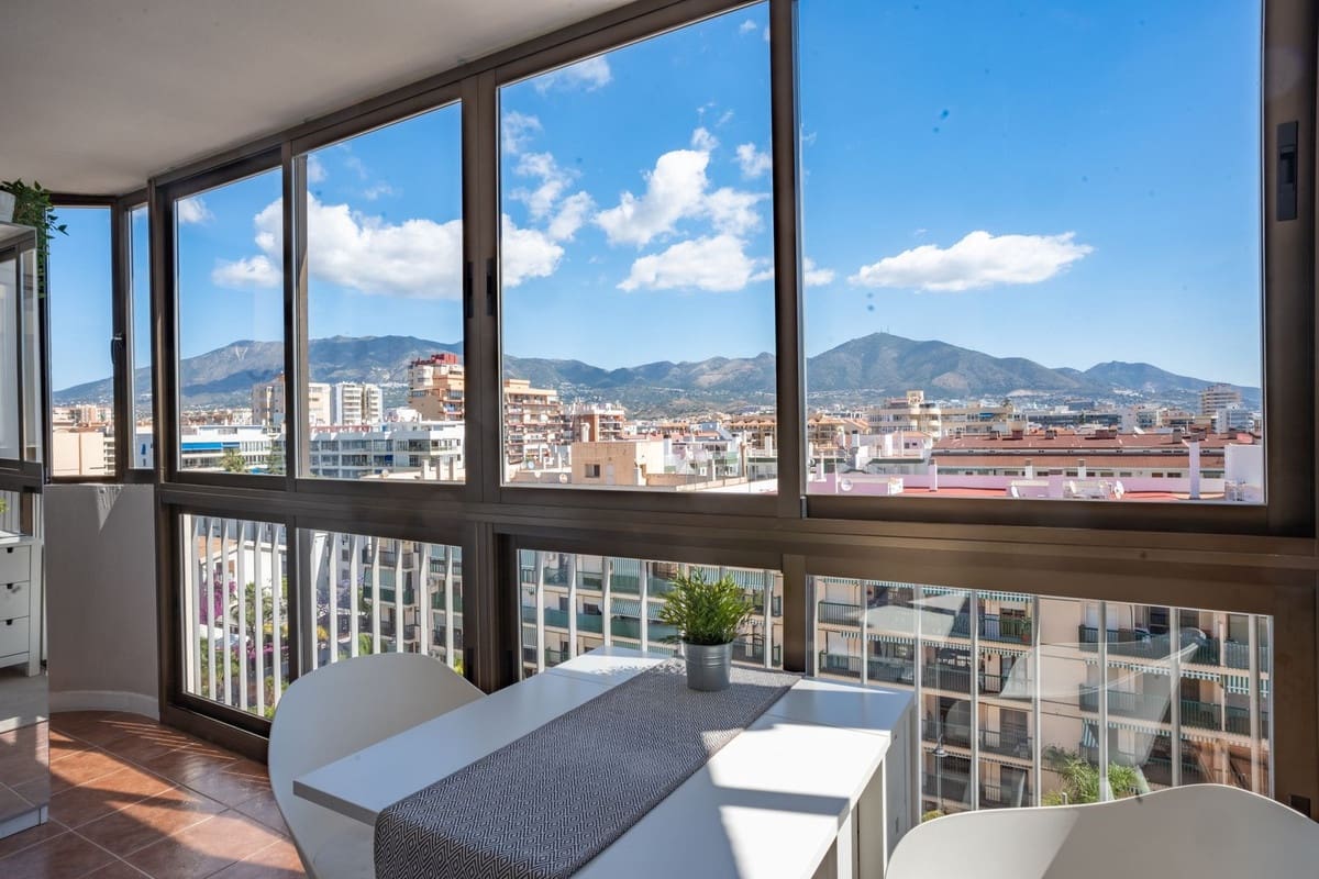 2 soveværelse Lejlighed til salg i Fuengirola med garage - € 389.000 (Ref: 9972189)
