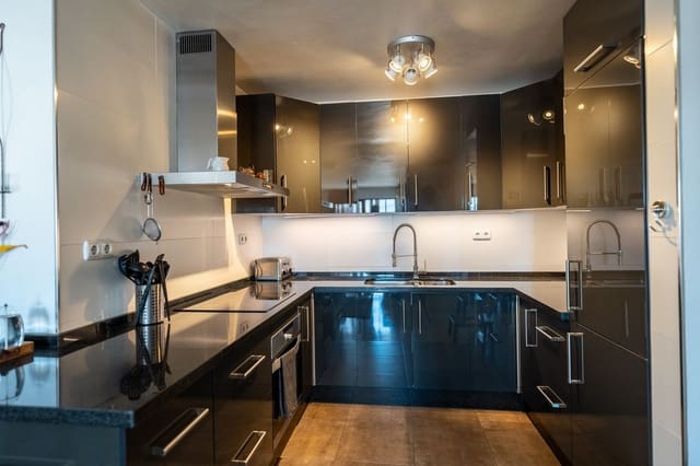 2 soveværelse Lejlighed til salg i Fuengirola med garage - € 389.000 (Ref: 9972189)