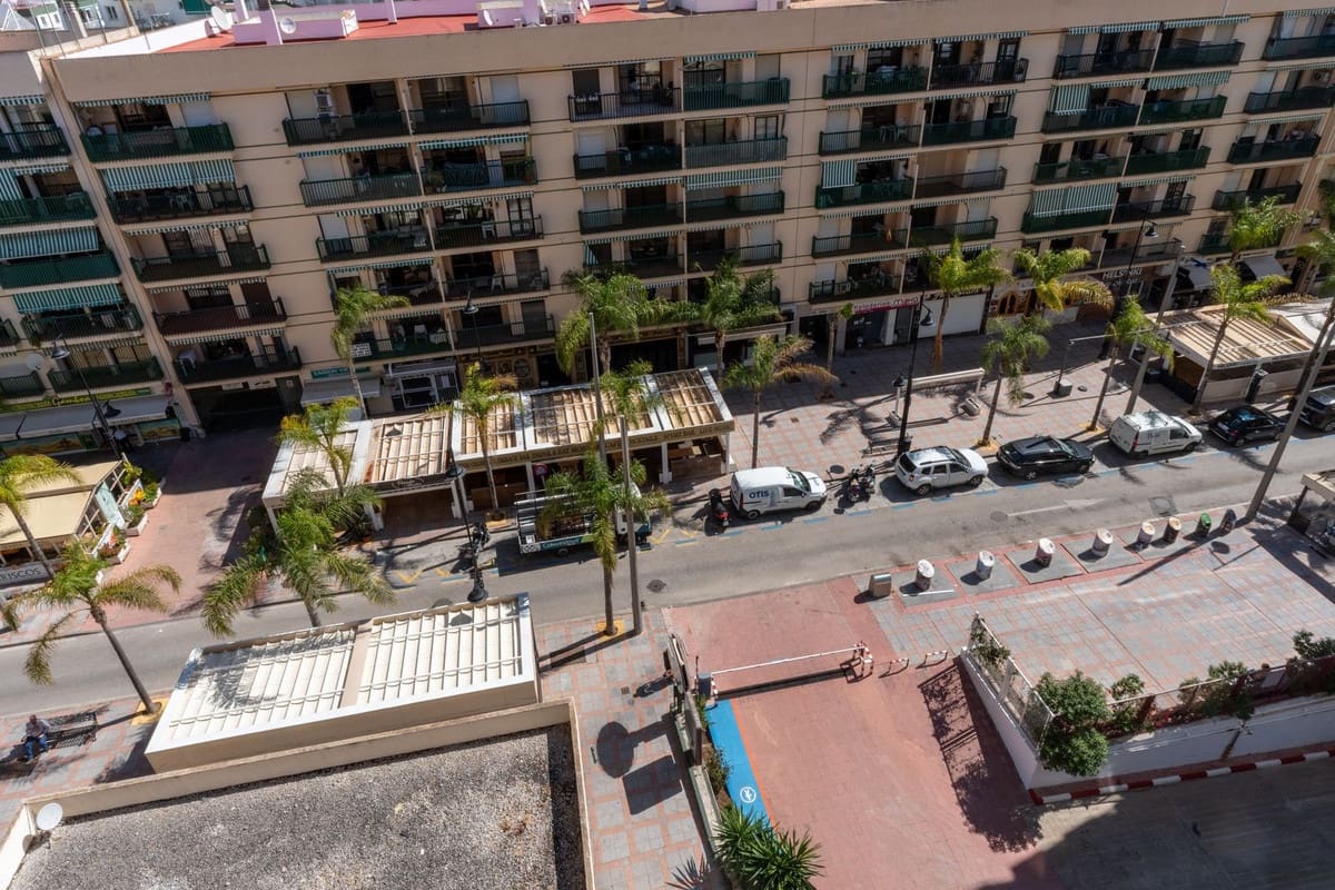 2 soveværelse Lejlighed til salg i Fuengirola med garage - € 389.000 (Ref: 9972189)