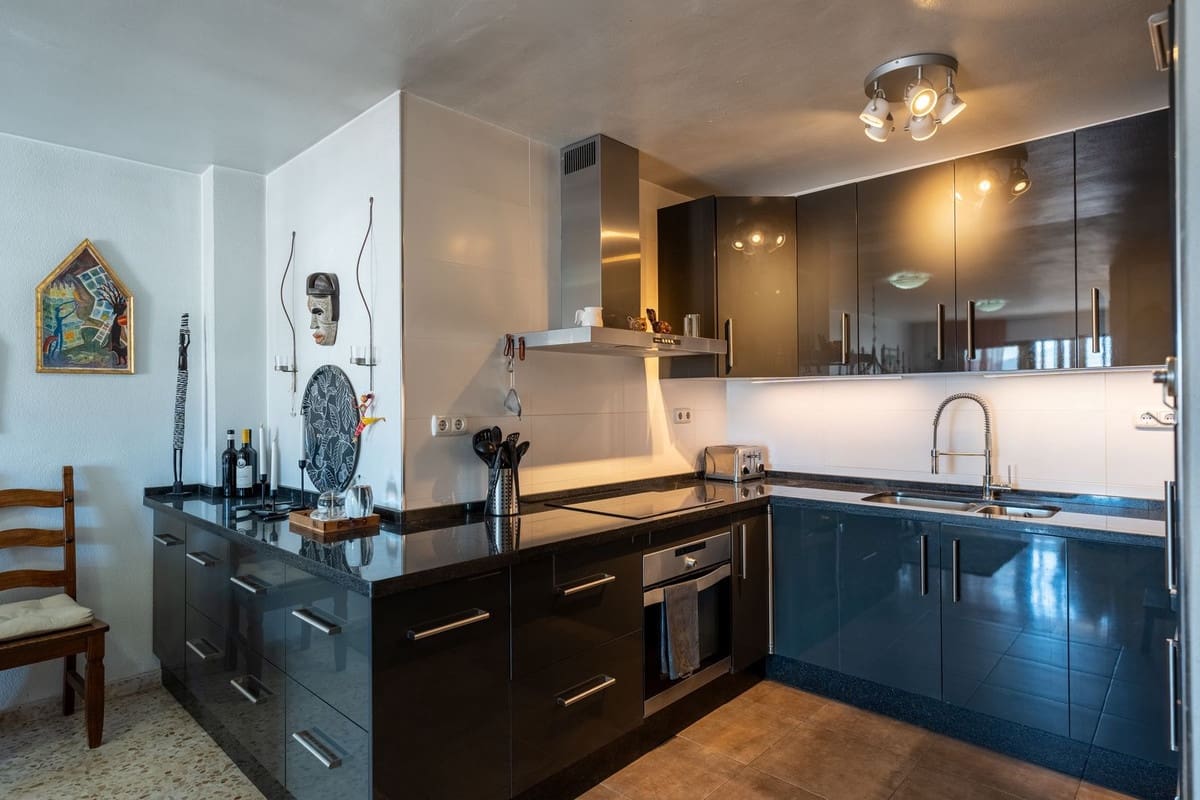 2 soveværelse Lejlighed til salg i Fuengirola med garage - € 389.000 (Ref: 9972189)