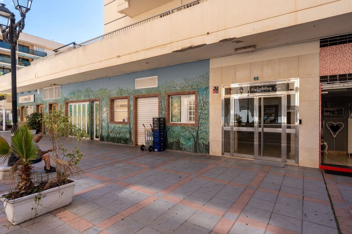 2 soveværelse Lejlighed til salg i Fuengirola med garage - € 389.000 (Ref: 9972189)