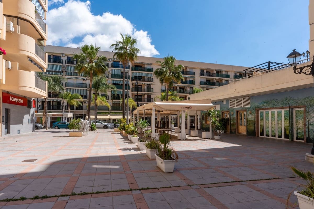 2 soveværelse Lejlighed til salg i Fuengirola med garage - € 389.000 (Ref: 9972189)
