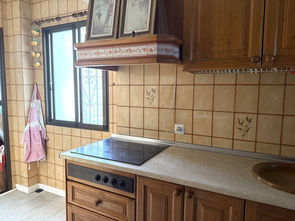 3 soveværelse Lejlighed til salg i Estepona - € 415.000 (Ref: 9972192)