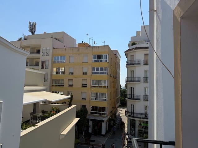 3 soveværelse Lejlighed til salg i Estepona - € 415.000 (Ref: 9972192)