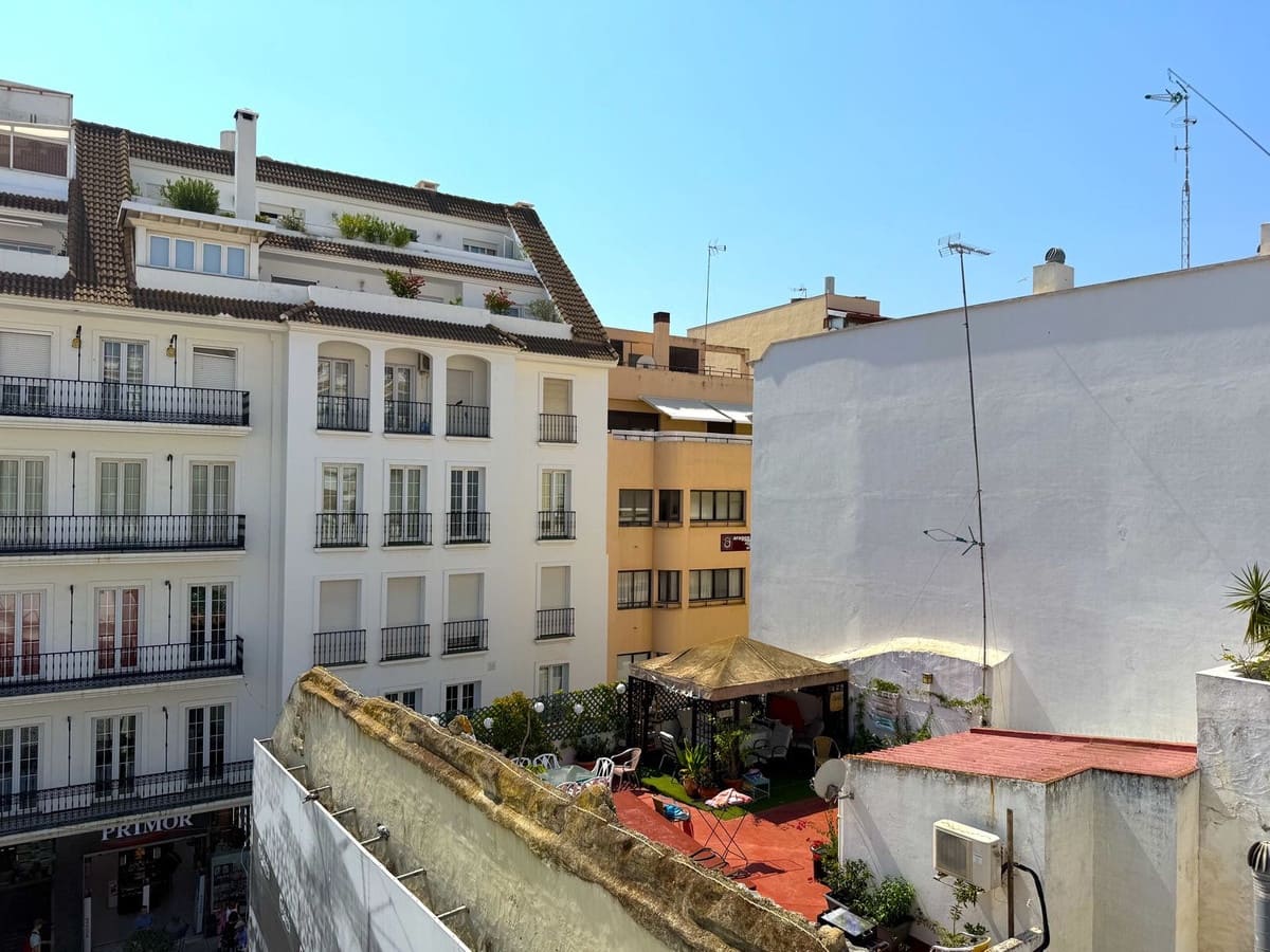 3 soveværelse Lejlighed til salg i Estepona - € 415.000 (Ref: 9972192)