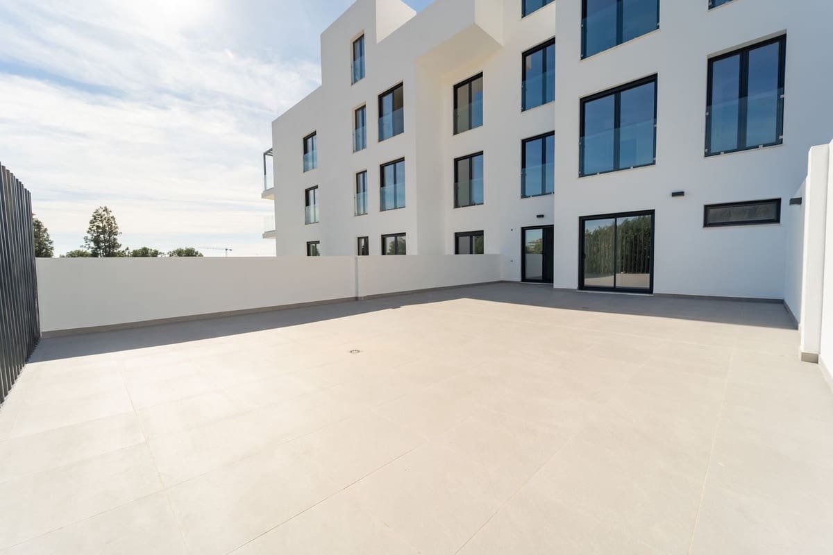2 soverom Leilighet til salgs i Mijas Costa med svømmebasseng garasje - € 455 000 (Ref: 9972550)