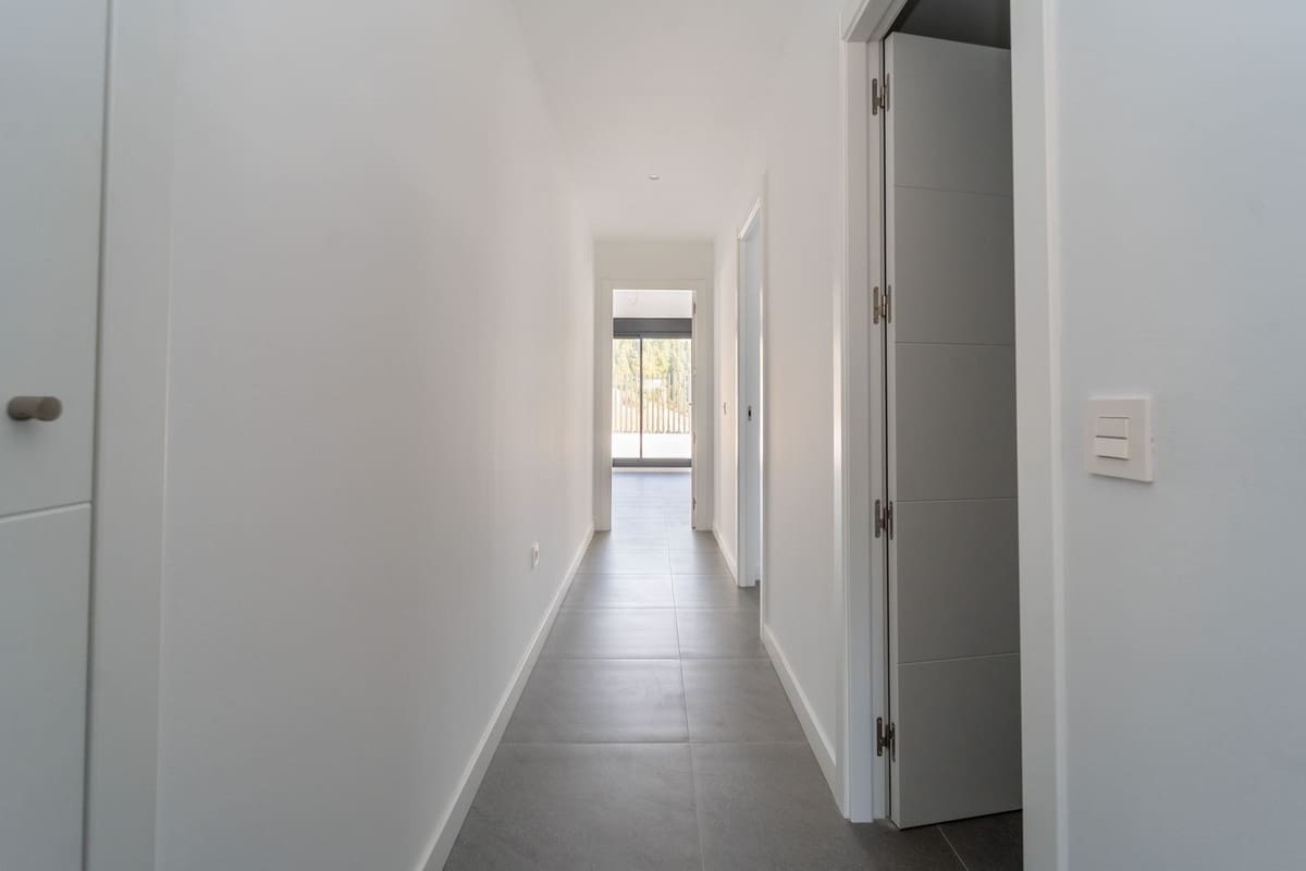 2 soverom Leilighet til salgs i Mijas Costa med svømmebasseng garasje - € 455 000 (Ref: 9972550)
