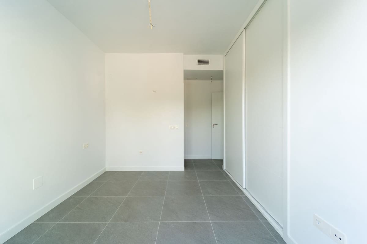 2 soverom Leilighet til salgs i Mijas Costa med svømmebasseng garasje - € 455 000 (Ref: 9972550)