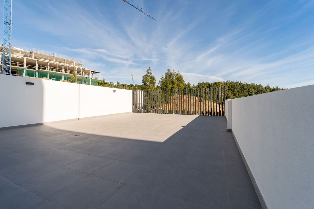 2 soverom Leilighet til salgs i Mijas Costa med svømmebasseng garasje - € 455 000 (Ref: 9972550)