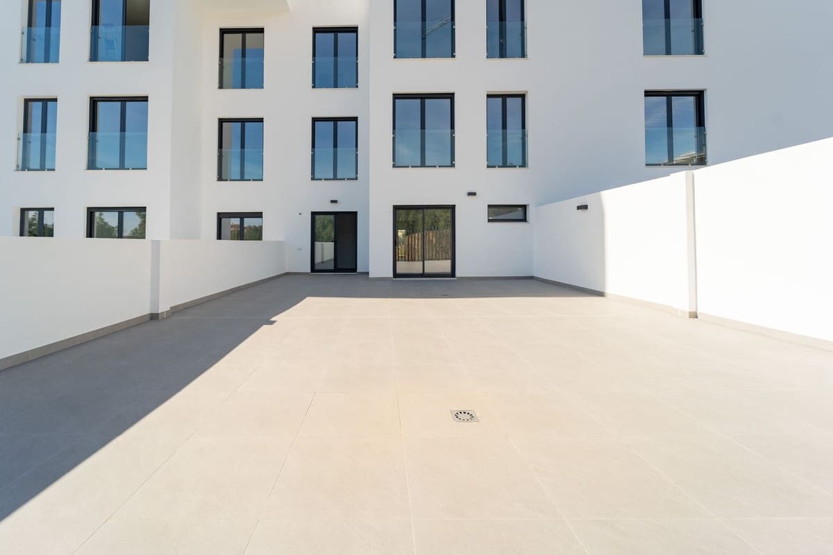2 soverom Leilighet til salgs i Mijas Costa med svømmebasseng garasje - € 455 000 (Ref: 9972550)