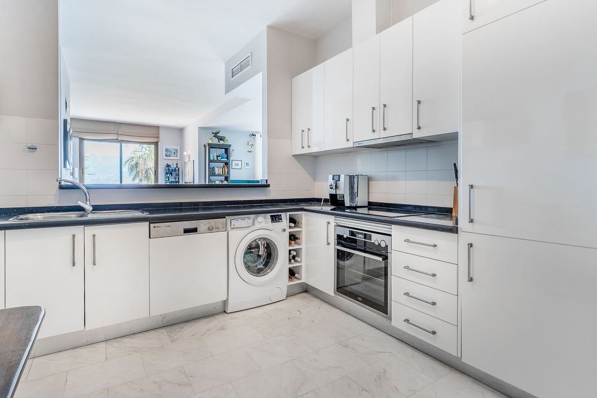 2 soveværelse Lejlighed til salg i La Mairena med swimmingpool garage - € 449.000 (Ref: 9972552)