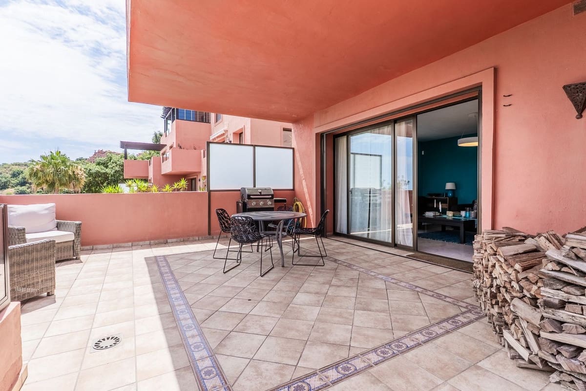 2 soveværelse Lejlighed til salg i La Mairena med swimmingpool garage - € 449.000 (Ref: 9972552)