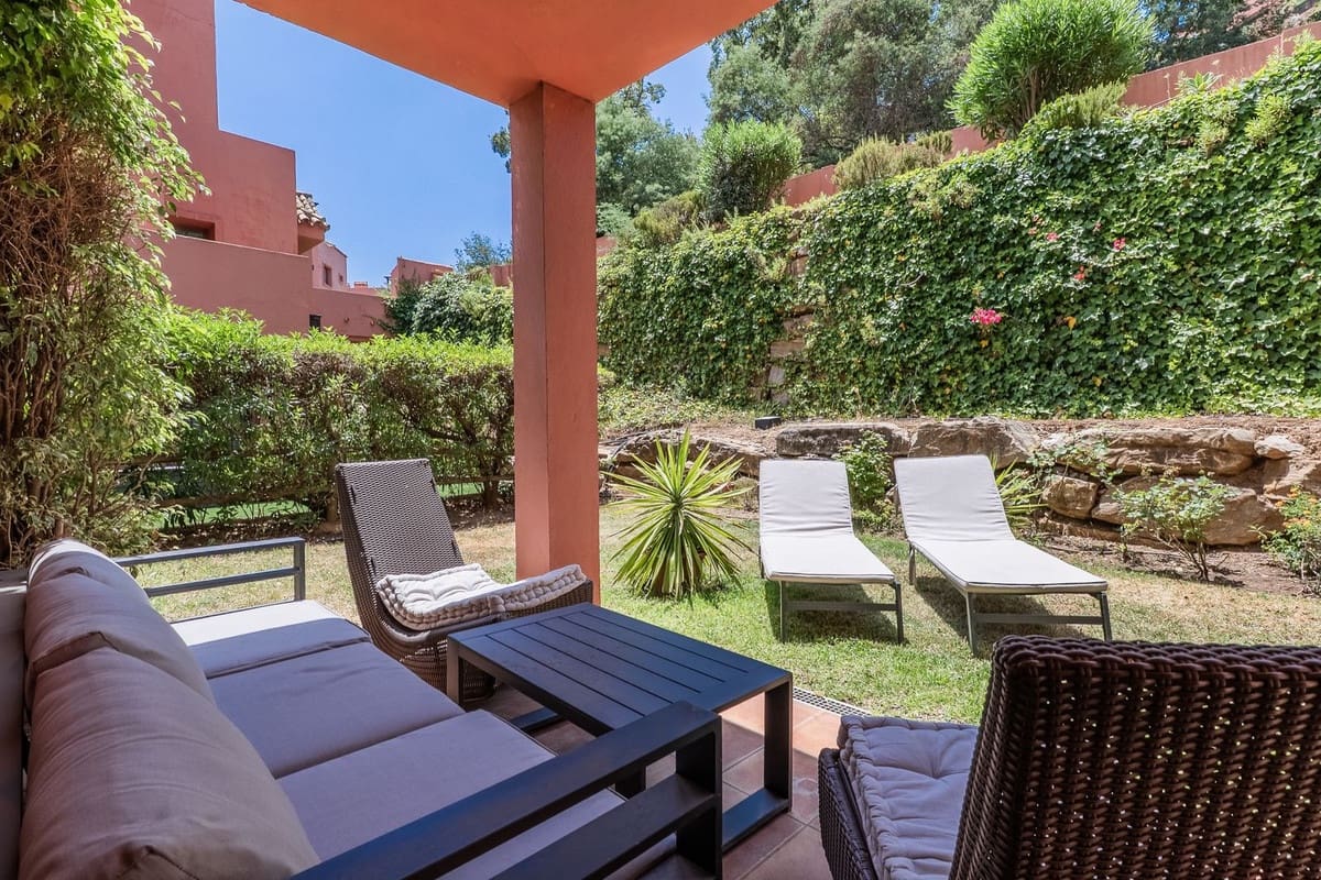 2 soveværelse Lejlighed til salg i La Mairena med swimmingpool garage - € 449.000 (Ref: 9972552)