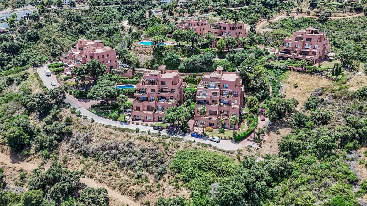 2 soveværelse Lejlighed til salg i La Mairena med swimmingpool garage - € 449.000 (Ref: 9972552)