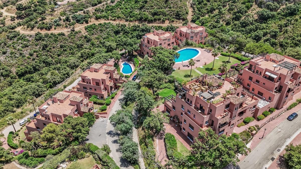 2 soveværelse Lejlighed til salg i La Mairena med swimmingpool garage - € 449.000 (Ref: 9972552)
