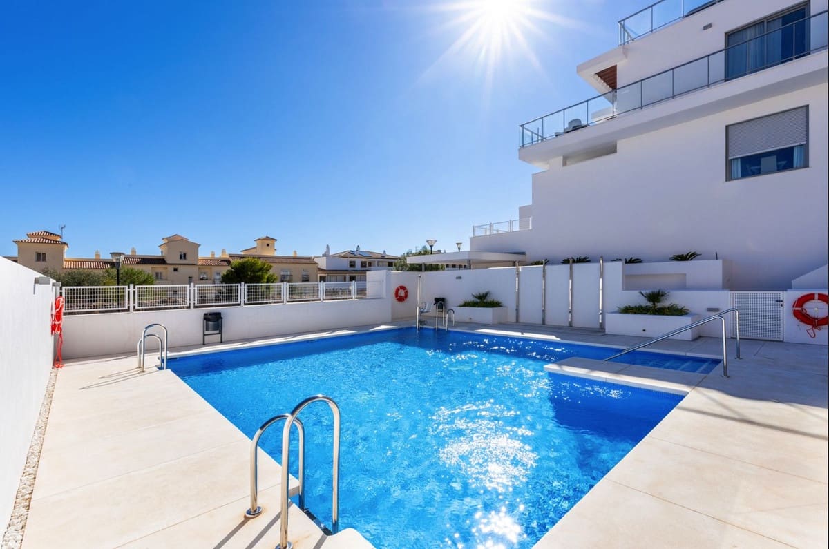 3 slaapkamer Appartement te koop in Benalmadena met zwembad garage - € 450.000 (Ref: 9972554)