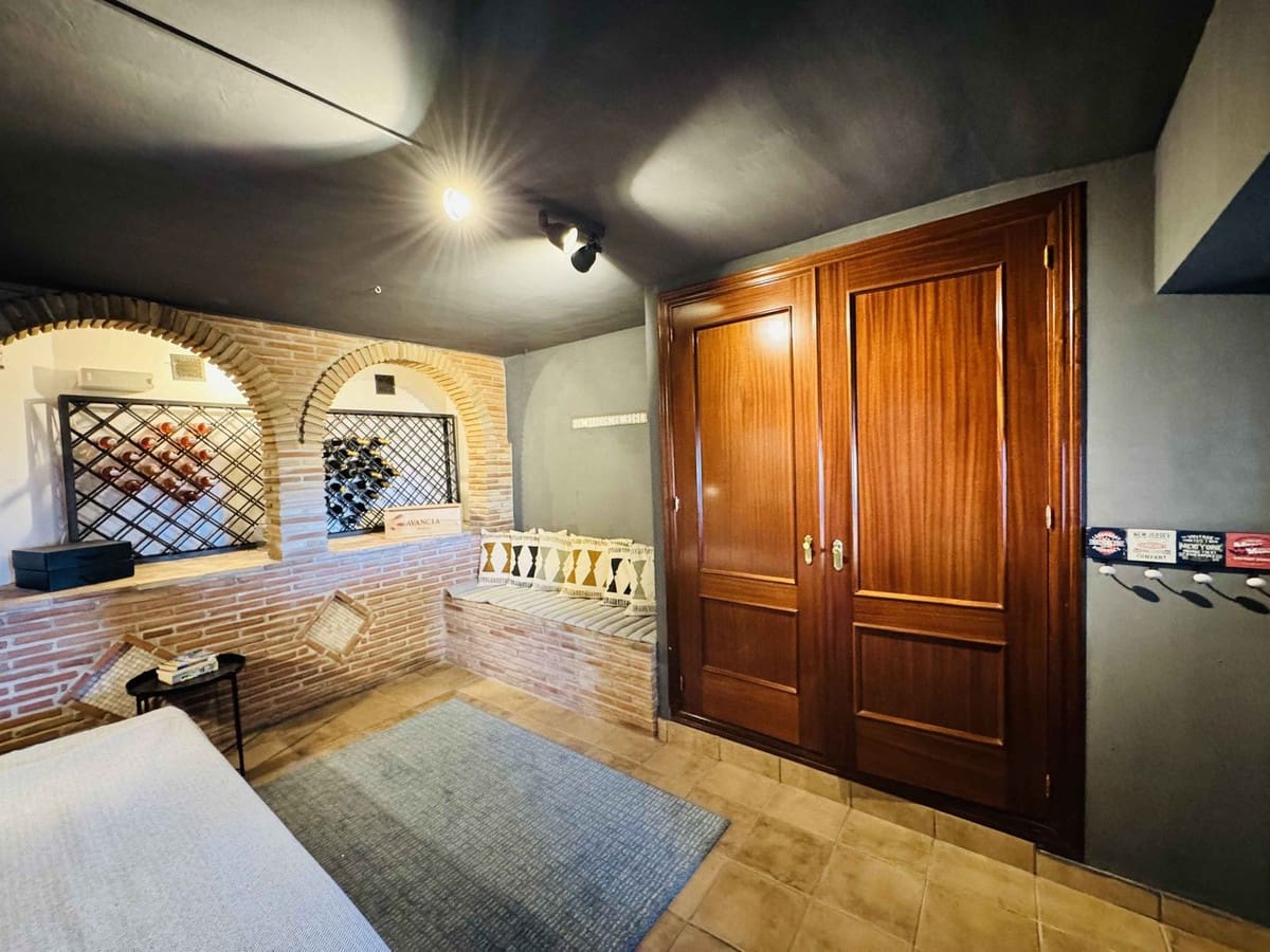 4 bedroom Apartment for sale in Riviera del Sol with pool - € 429,000 (Ref: 9972555)