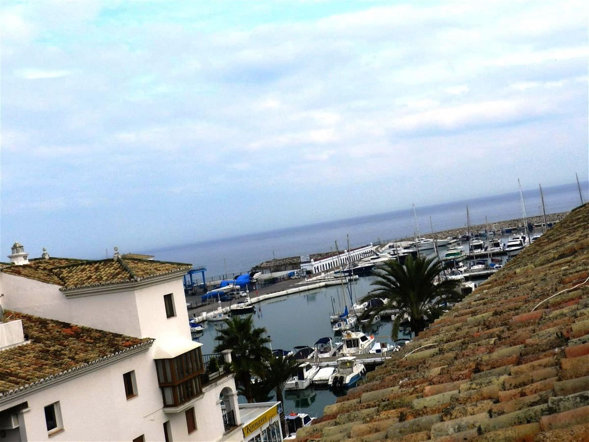 3 bedroom Apartment for sale in La Duquesa / Puerto de la Duquesa - € 420,000 (Ref: 9972556)