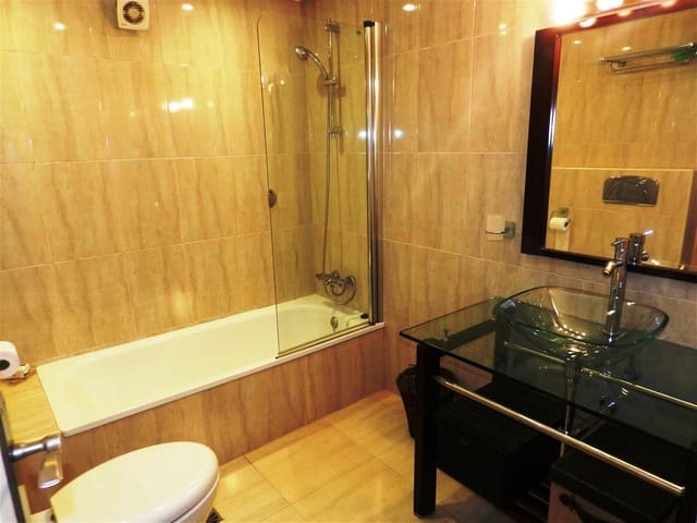 3 soveværelse Lejlighed til salg i La Duquesa / Puerto de la Duquesa, Manilva - € 420.000 (Ref: 9972556)