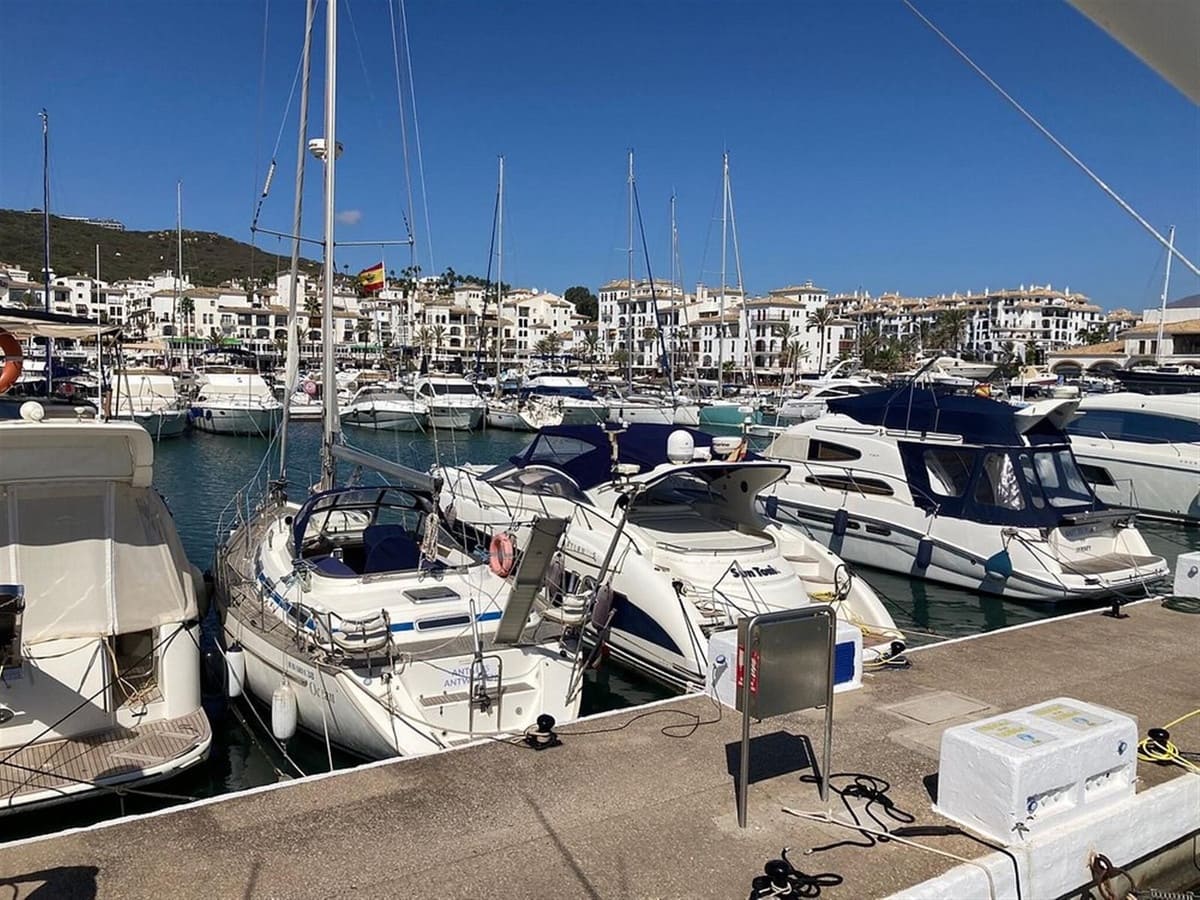3 sypialnia Apartament na sprzedaż w La Duquesa / Puerto de la Duquesa - 420 000 € (Ref: 9972556)
