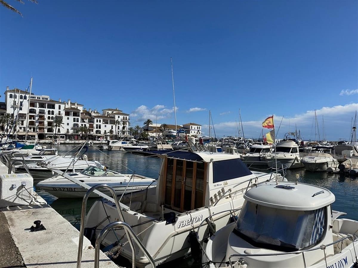 3 sypialnia Apartament na sprzedaż w La Duquesa / Puerto de la Duquesa - 420 000 € (Ref: 9972556)