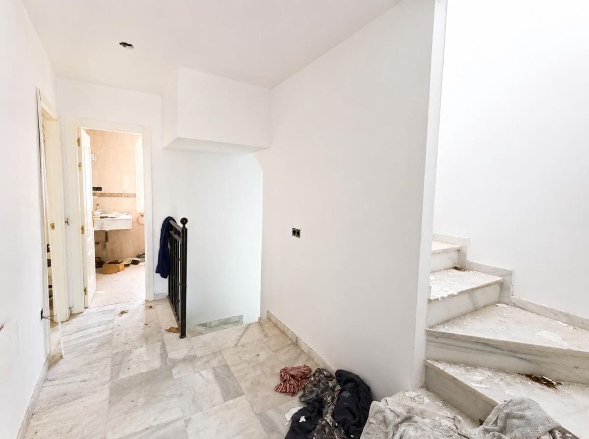 3 sypialnia Willa na sprzedaż w Riviera del Sol z basenem - 479 000 € (Ref: 9972560)