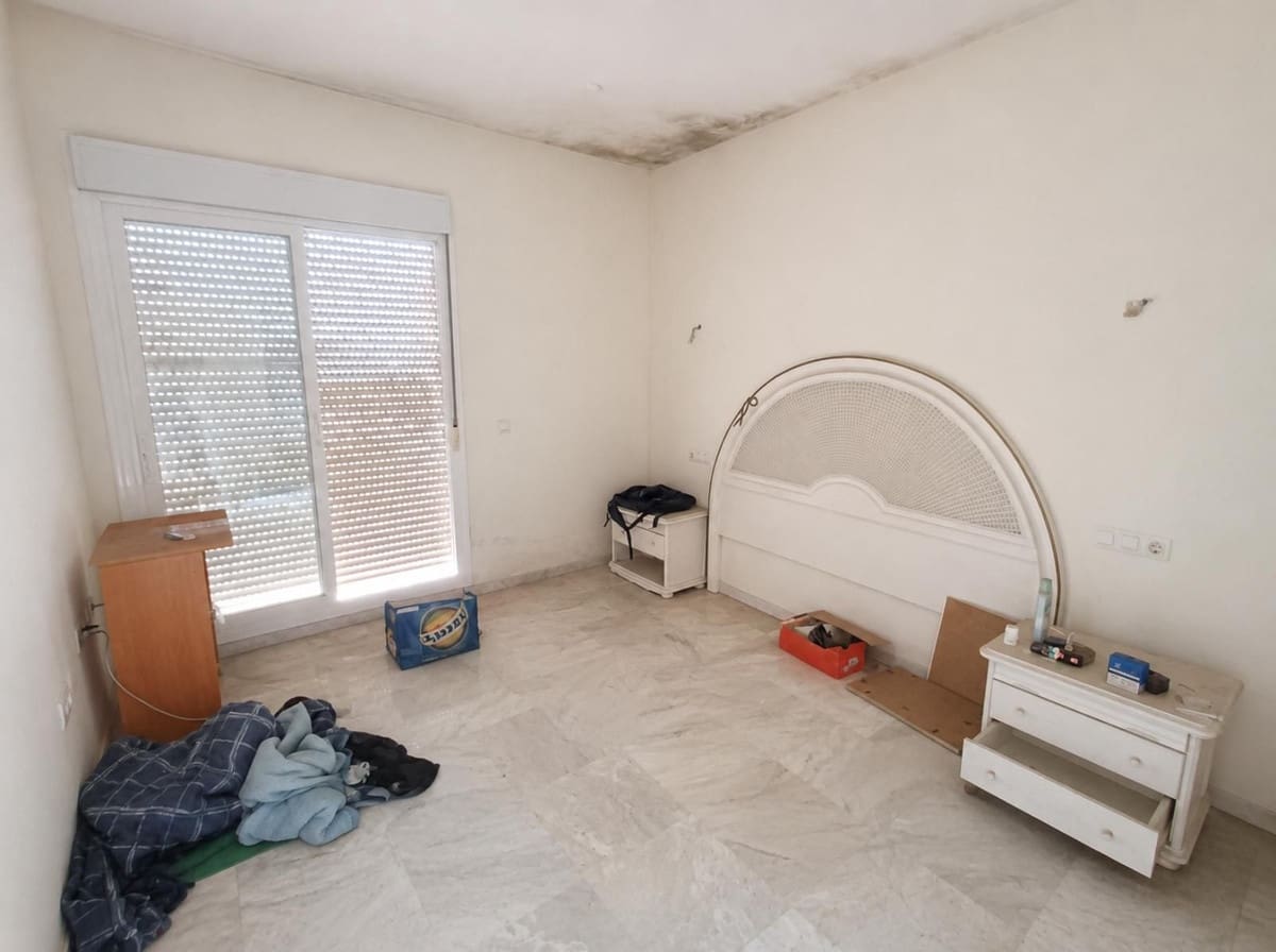 3 sypialnia Willa na sprzedaż w Riviera del Sol z basenem - 479 000 € (Ref: 9972560)
