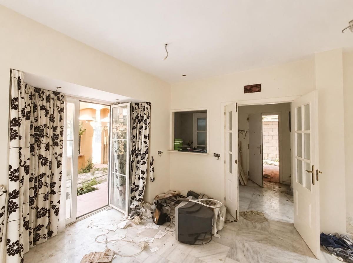 3 sypialnia Willa na sprzedaż w Riviera del Sol z basenem - 479 000 € (Ref: 9972560)