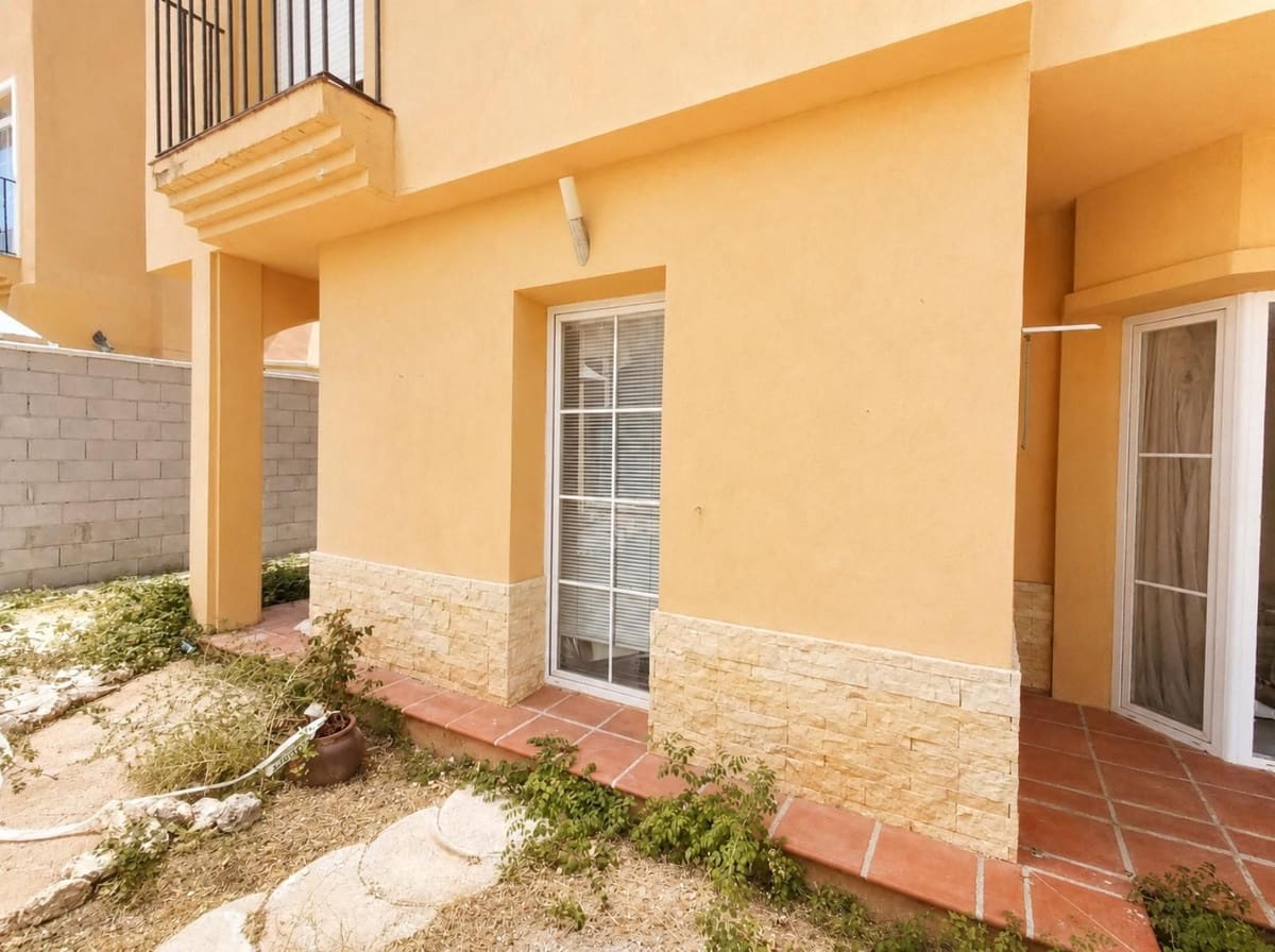 3 sypialnia Willa na sprzedaż w Riviera del Sol z basenem - 479 000 € (Ref: 9972560)