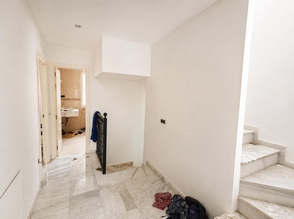 3 sypialnia Willa na sprzedaż w Riviera del Sol z basenem - 479 000 € (Ref: 9972560)