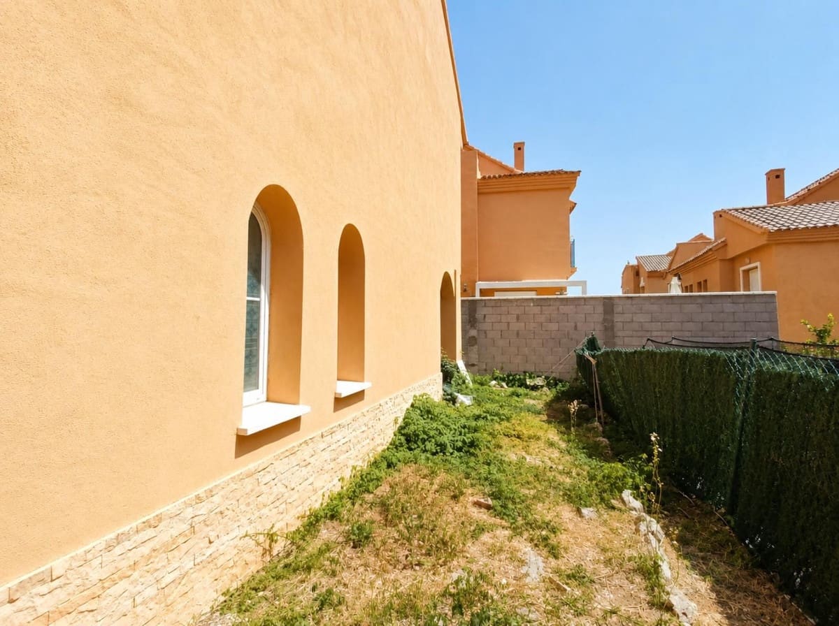 3 sypialnia Willa na sprzedaż w Riviera del Sol z basenem - 479 000 € (Ref: 9972560)