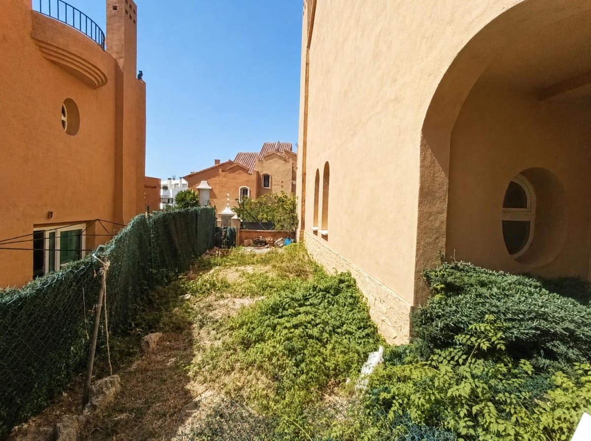 3 sypialnia Willa na sprzedaż w Riviera del Sol z basenem - 479 000 € (Ref: 9972560)