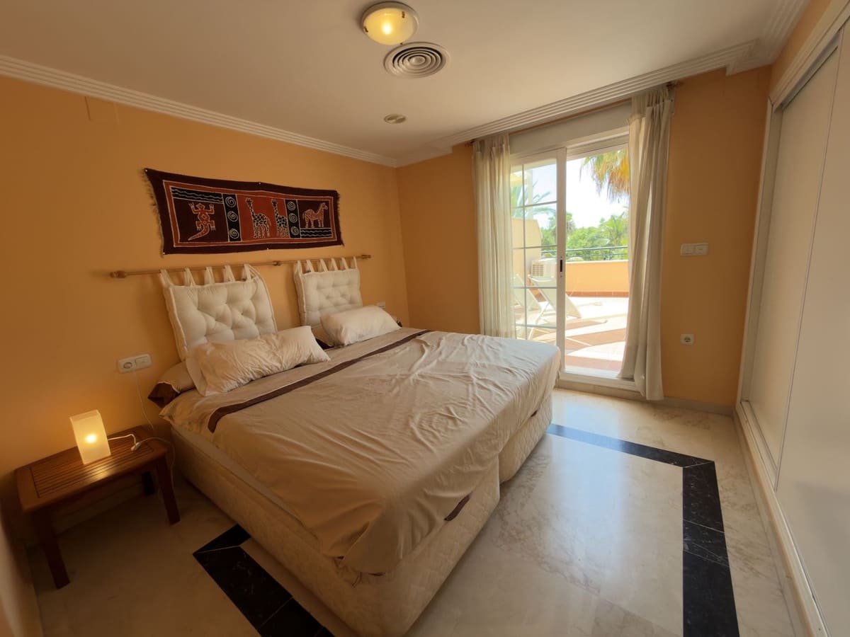 Apartamento de 1 habitación en Elviria en venta con piscina garaje - 430.000 € (Ref: 9972562)